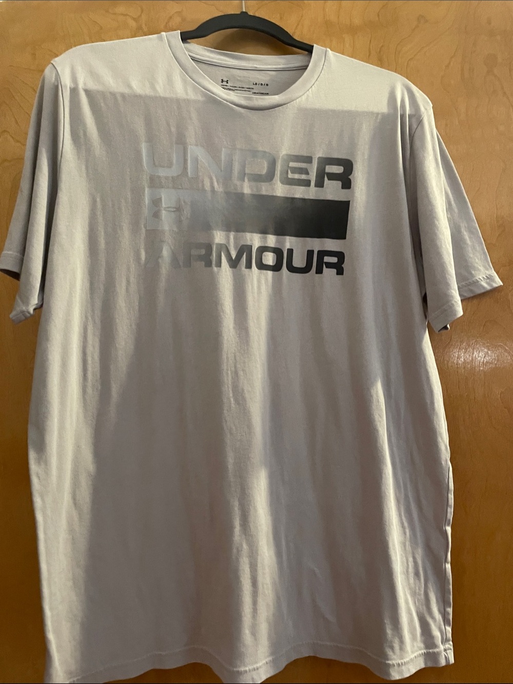 Under Armour Men’s Light Gray Graphic Logo Short Sleeve Tee